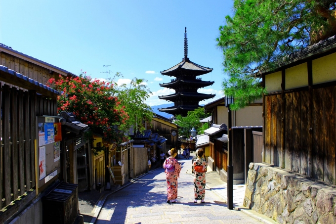Dạo bộ tại phố cổ Gion là hoạt động rất được yêu thích. Ảnh: Internet