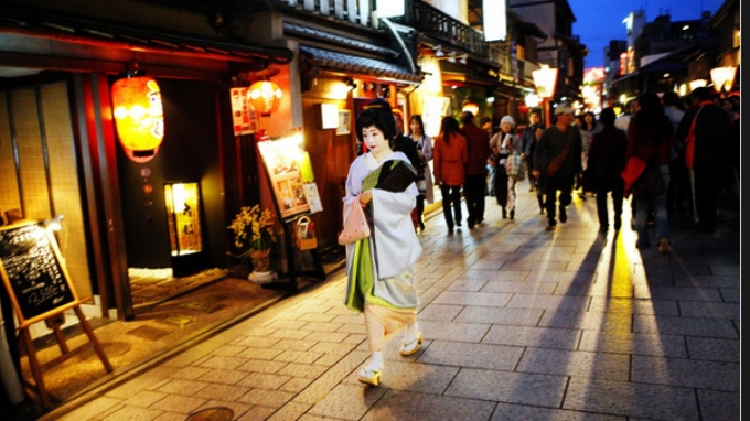 Vẻ đẹp của một nàng Geisha giữa phố cổ Gion. Ảnh: Internet