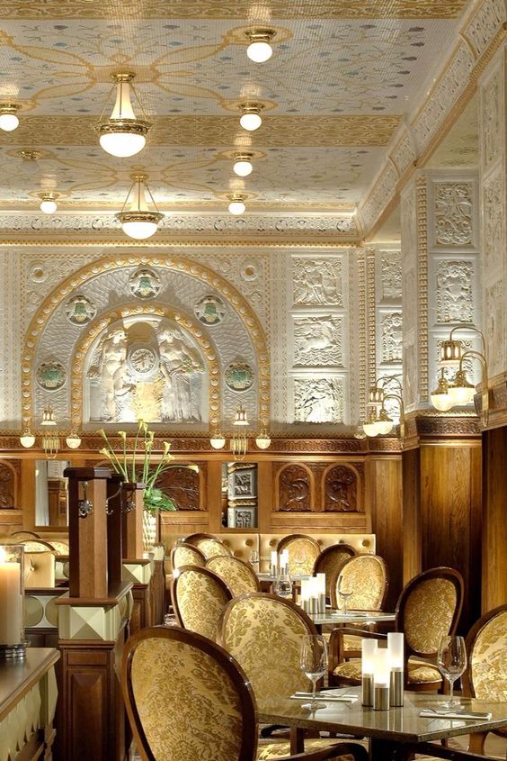 Café Imperial - Viên ngọc trong trường phái nghệ thuật và trang trí Art Deco. Ảnh: Jetsetter