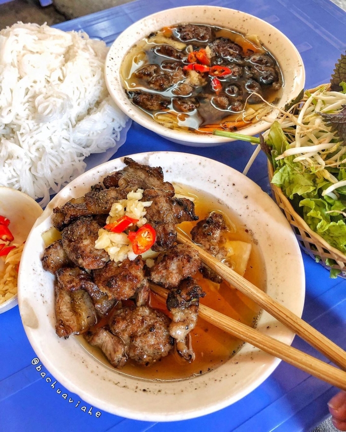 Bún chả mang hương vị đậm đà, nét đặc trưng của người Việt (Ảnh: @bachuaviahe)