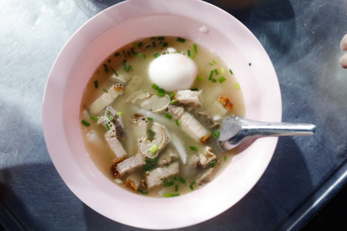 Một tô đầy ụ như thế này chỉ 60 Baht mà thôi. Nguồn: Danielfooddiary