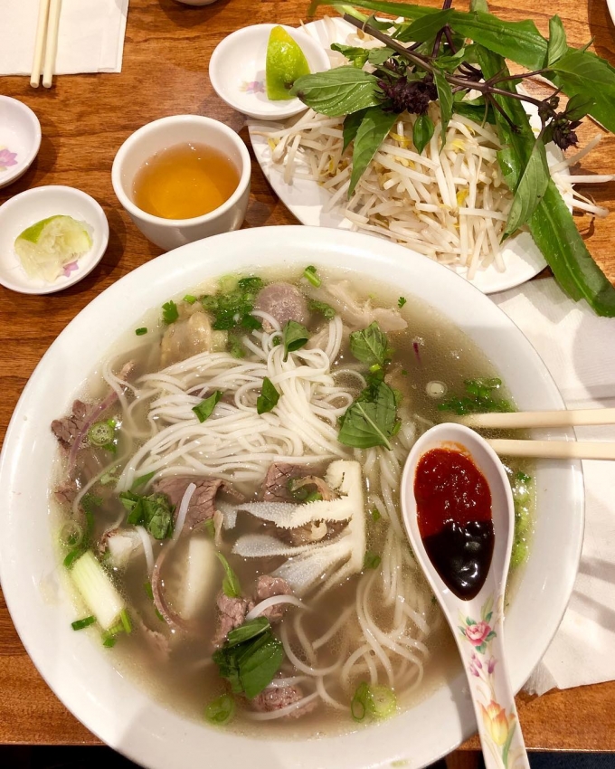 Phở là món ăn quốc hồn quốc túy của người Việt (Ảnh: @xo_grubgirl)