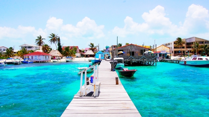 Belize sở hữu những bãi biển vô cùng xinh đẹp. Ảnh: travelwithmia
