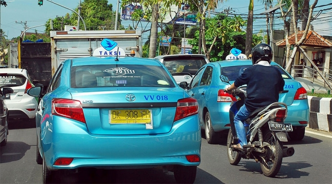 Phương tiện di chuyển tiện lợi nhất ở Bali chính là taxi. Ảnh: phuotvivu
