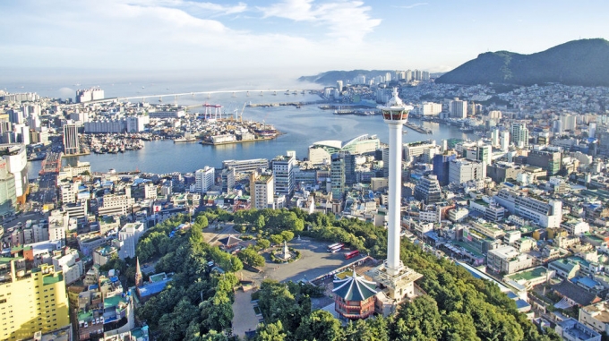 Toàn cảnh tháp Busan