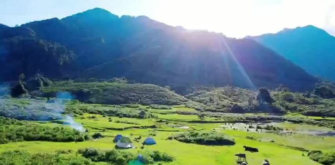 Vẻ đẹp ngỡ ngàng của thung lũng Tà Cua Y