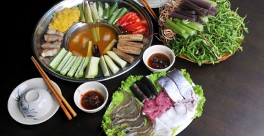 Về miệt thứ mà nghe mùi lẩu mắm - món ăn lạ vị miền sông nước