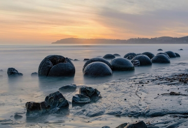 Bãi biển trứng rồng kỳ ảo như trong truyền thuyết tại New Zealand