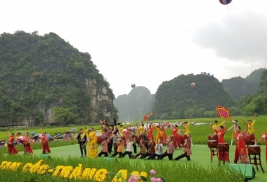 Khai mạc Tuần du lịch Ninh Bình 'Sắc vàng Tam Cốc - Tràng An' năm 2022