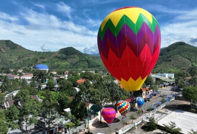 Sôi động với những trải nghiệm thú vị có tại Lễ hội trái cây Khánh Sơn lần thứ II