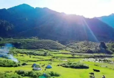 Ngỡ ngàng trước vẻ đẹp của thung lũng Tà Cua Y ở Mù Cang Chải