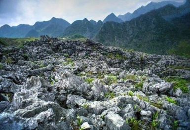 Đến bãi đá Mặt trăng ở Hà Giang trải nghiệm cảm giác thú vị
