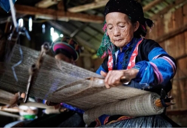Ghé thăm làng dệt thổ cẩm Lùng Tám - Sắc màu văn hóa ở Hà Giang