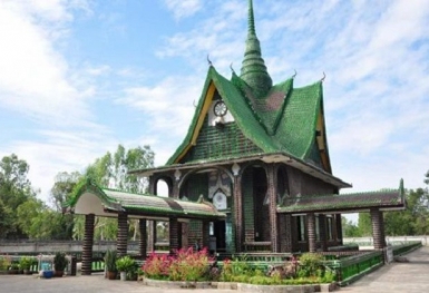 Ghé thăm Chùa Wat Pa Maha Chedi Kaew ở Thái Lan