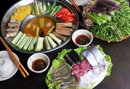 Về miệt thứ mà nghe mùi lẩu mắm - món ăn lạ vị miền sông nước