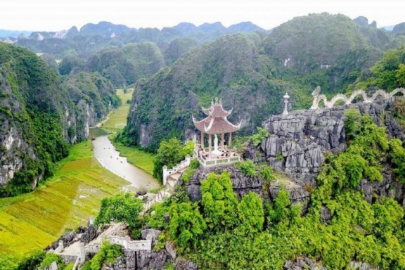 Check in Hang Múa - Thắng cảnh “vạn người mê” tại mảnh đất Ninh Bình