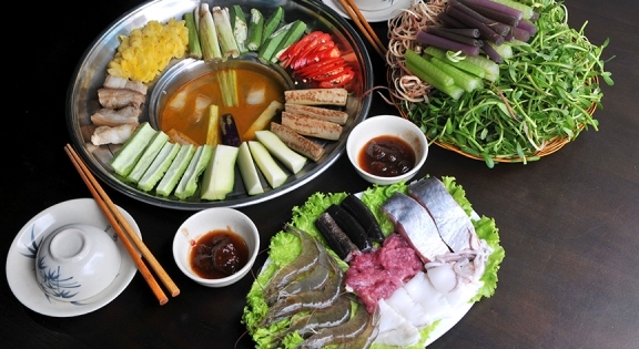 Về miệt thứ mà nghe mùi lẩu mắm - món ăn lạ vị miền sông nước