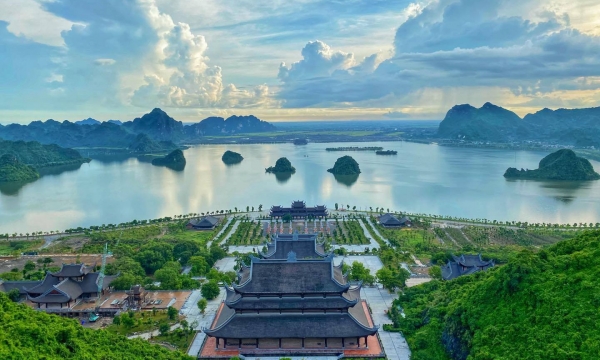 Chùa Tam Chúc - Vẻ đẹp tâm linh của người Việt