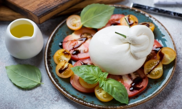Phô mai Burrata - Niềm tự hào của ẩm thực Ý