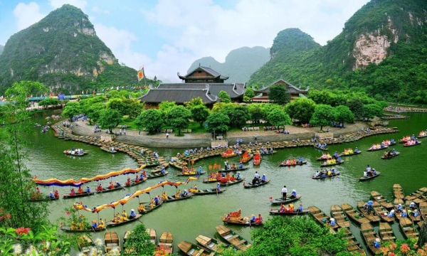 Vẻ đẹp trời ban của Quần thể danh thắng Tràng An - Ninh Bình