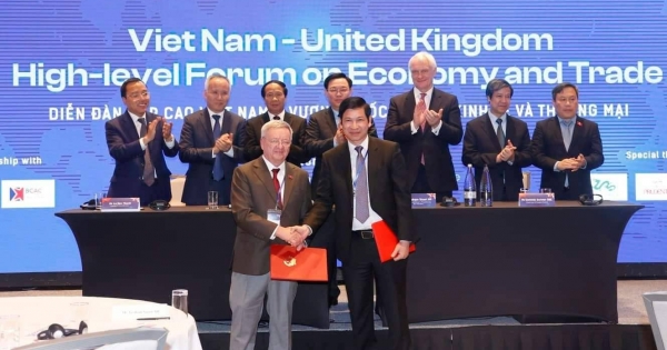 Hợp tác nghiên cứu, khám phá hang động tại Quảng Bình
