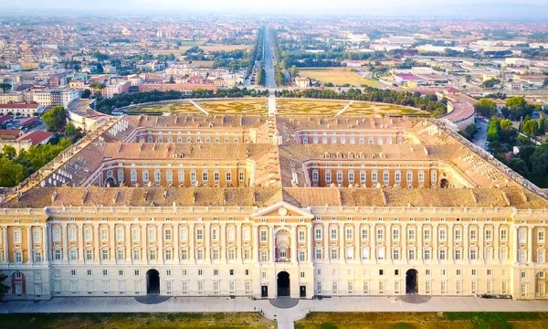 Khám phá cung điện hoàng gia Caserta ở Ý