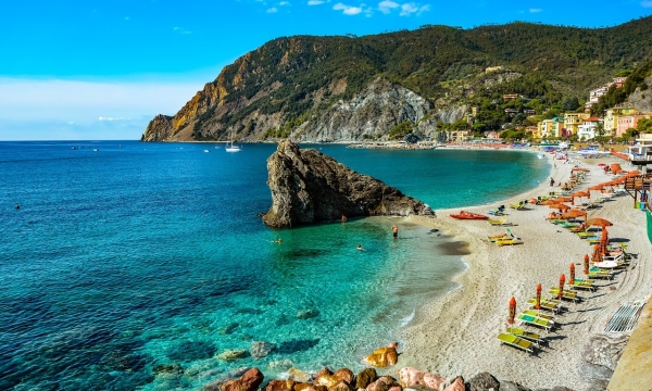Khám phá nơi có những bãi biển đẹp ở Cinque Terre, Ý