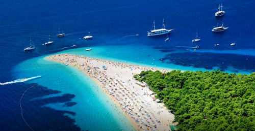 Vẻ đẹp ngỡ ngàng của bãi biển Zlatni Rat ở Croatia