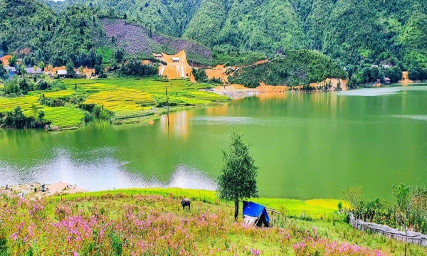 Đến hồ Séo Mý Tỷ ở Sapa mà cứ ngỡ như lạc vào ốc đảo Châu Âu