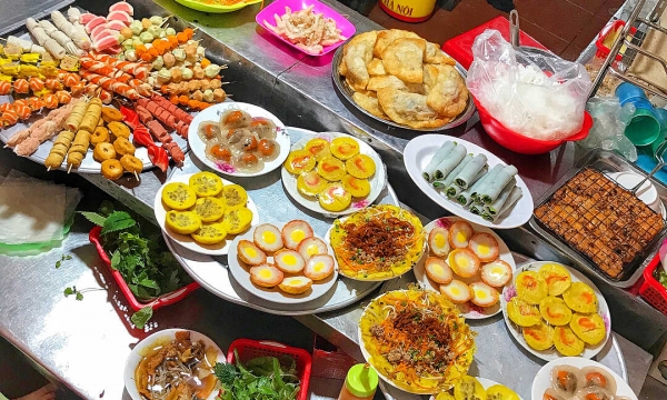 Lập team ‘càn quét’ ẩm thực chợ Cát Bi, Hải Phòng