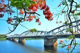 Sông Hương Huế - Vẻ đẹp mộng mơ của vùng đất Kinh Kỳ