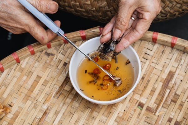 Bánh cuốn cà cuống gây nghiện thực khách sành ăn