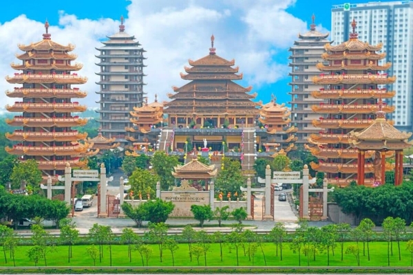 Khám phá quần thể kiến trúc pháp viện Minh Đăng Quang