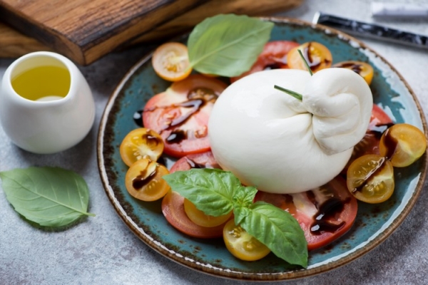 Phô mai Burrata - Niềm tự hào của ẩm thực Ý