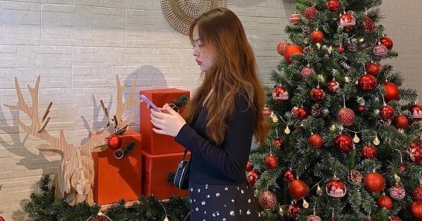 Những quán cà phê trang trí Noel sớm đẹp 'rụng tim'