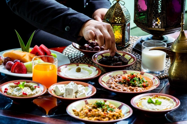 Loạt quy tắc trên bàn ăn kỳ lạ của các quốc gia trên thế giới