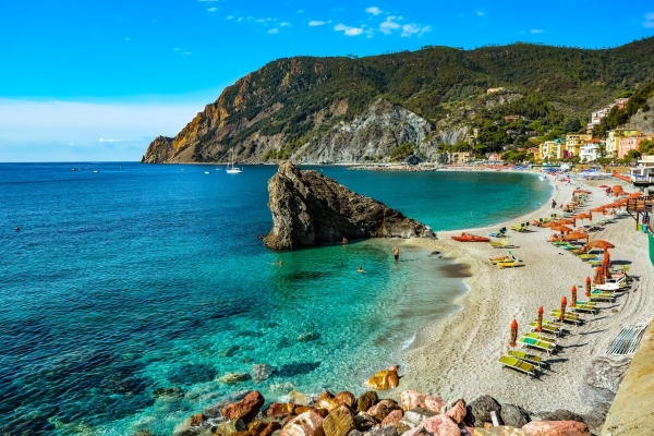 Khám phá nơi có những bãi biển đẹp ở Cinque Terre, Ý