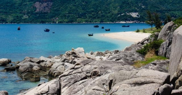 Hòn Nưa Phú Yên - điểm đến thú vị dành cho dân phượt ưa khám phá